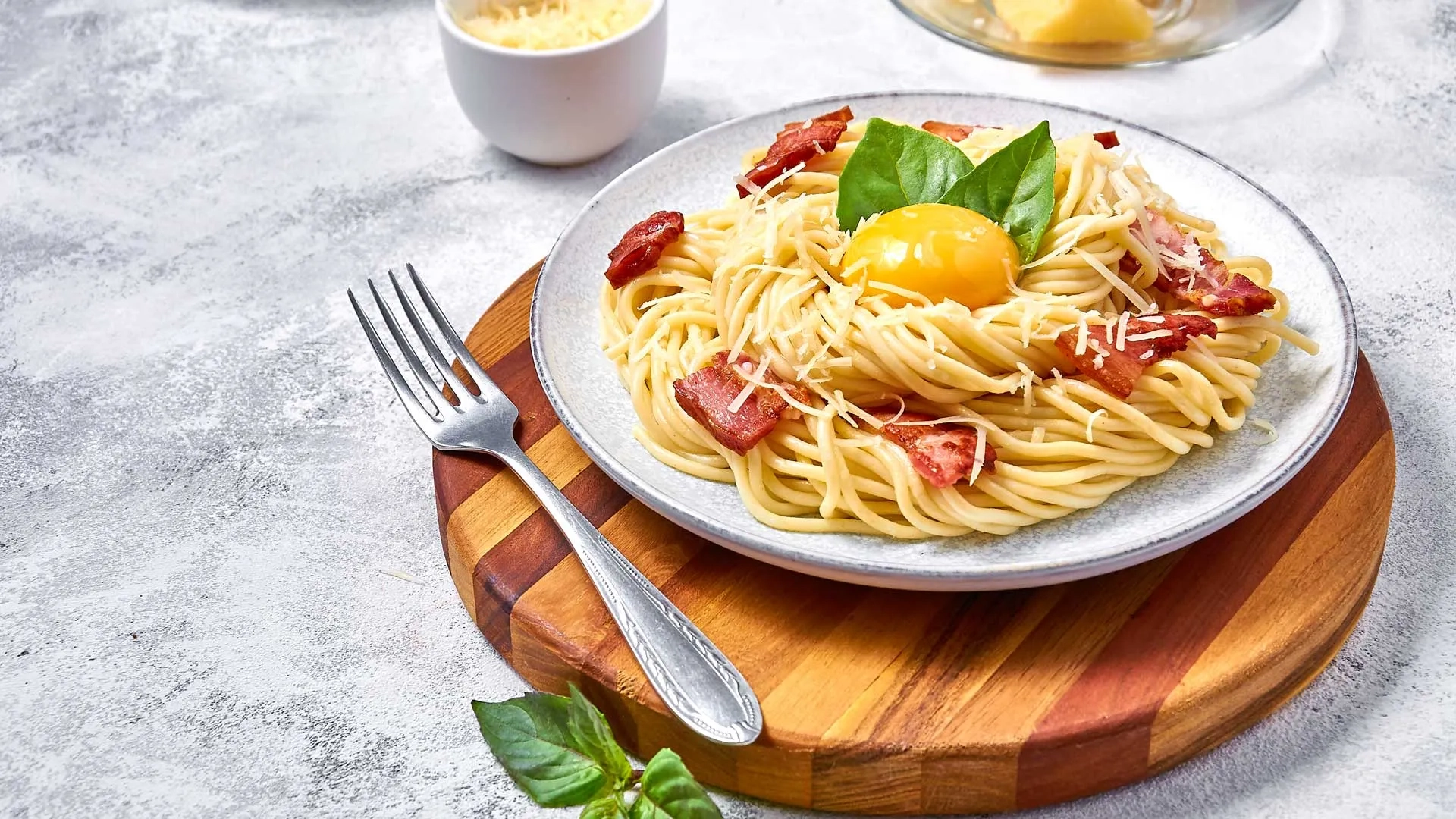 https://storage.alifshop.tj/media/images/alifshop/64447/makarony-makfa-60-dlinnye-500-g-1787652220665-jAPVzruT.webp