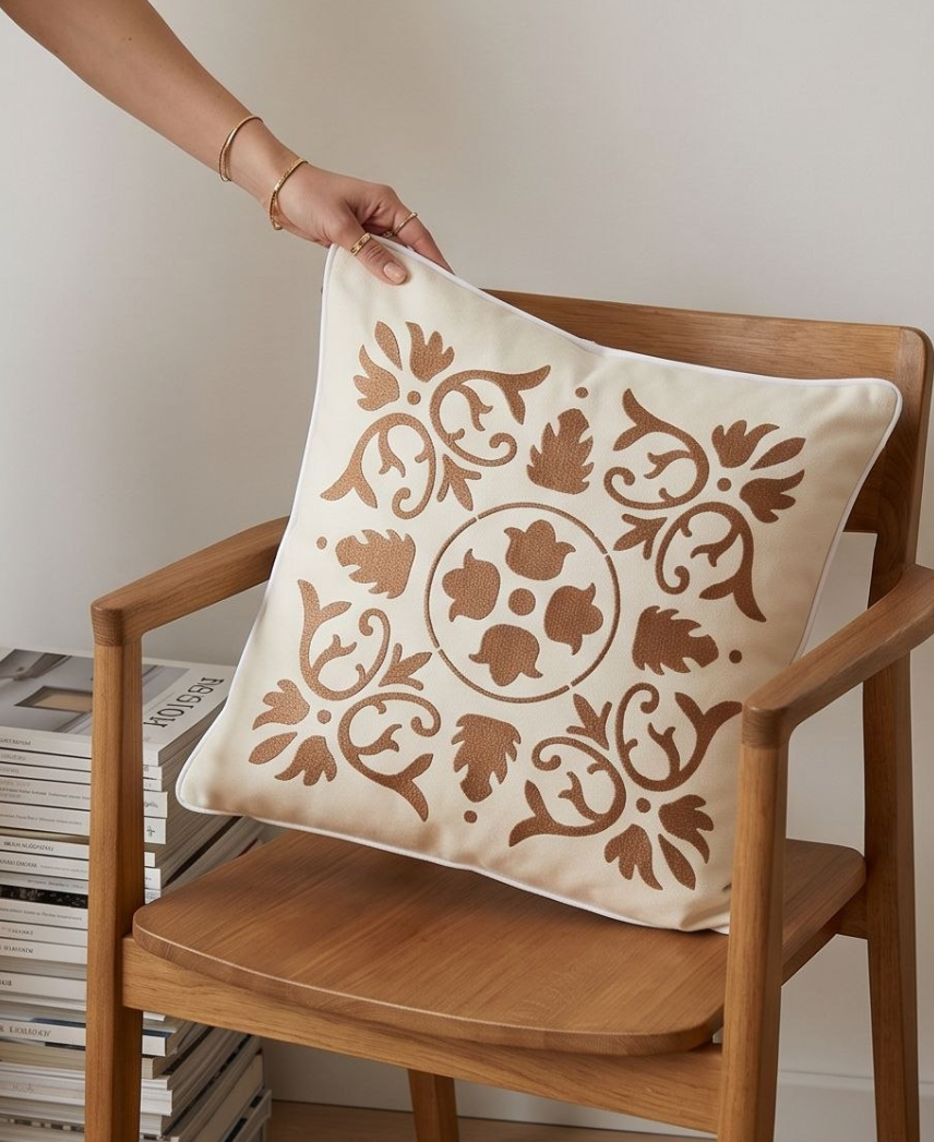 https://storage.alifshop.tj/media/images/alifshop/65516/dekorotivnaya-podushka-safi-decor-bezhevyy-1788784079706-2hzB2bn2.png