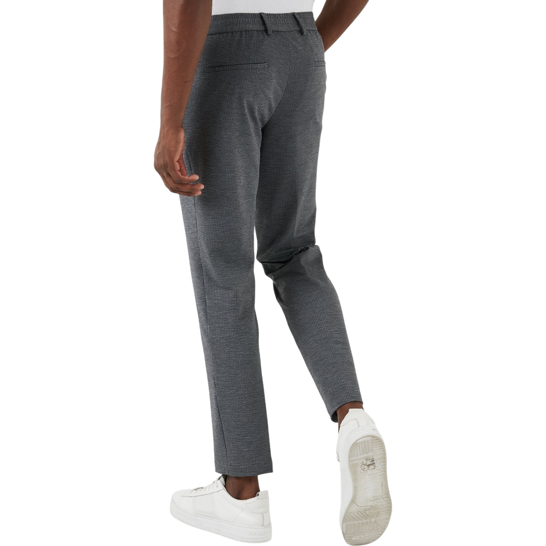 https://storage.alifshop.tj/media/images/alifshop/66938/muzhskie-bryuki-boss-50514608-041-m-seryy-1790080844307-yNbKfYd4.png