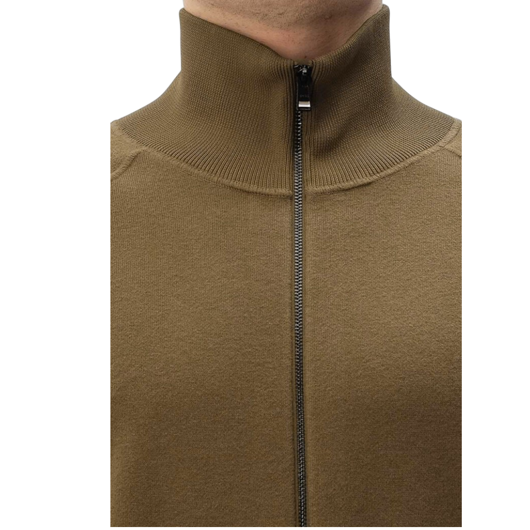 https://storage.alifshop.tj/media/images/alifshop/68747/sportivnyy-kostyum-boss-50519629-361-4xl-haki-1790831259537-wHDo2399.png