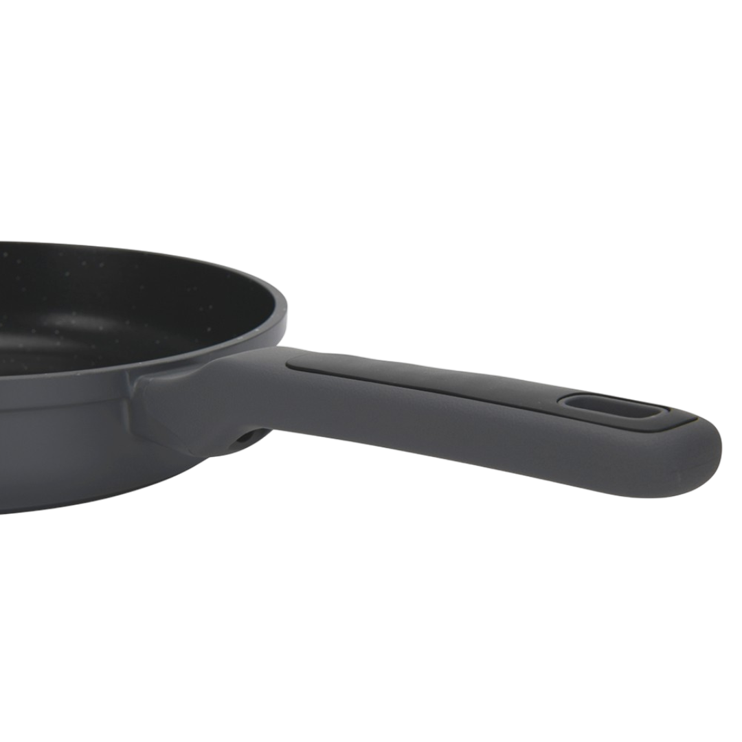 https://storage.alifshop.tj/media/images/alifshop/68892/skovoroda-fissman-dlya-zharki-14590-titanium-pro-26-sm-temno-seryy-1790931241343-JoQlrl6C.png