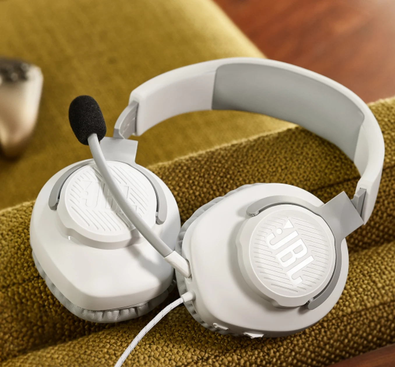 https://storage.alifshop.tj/media/images/alifshop/69370/besprovodnye-naushniki-jbl-quantum-100-belyy-1791444396435-h6ZbBqcM.webp