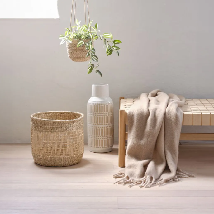 https://storage.alifshop.tj/media/images/alifshop/69462/vaza-jysk-gustaf-18x47-sm-belyy-1791463076398-hIw4JS8z.png