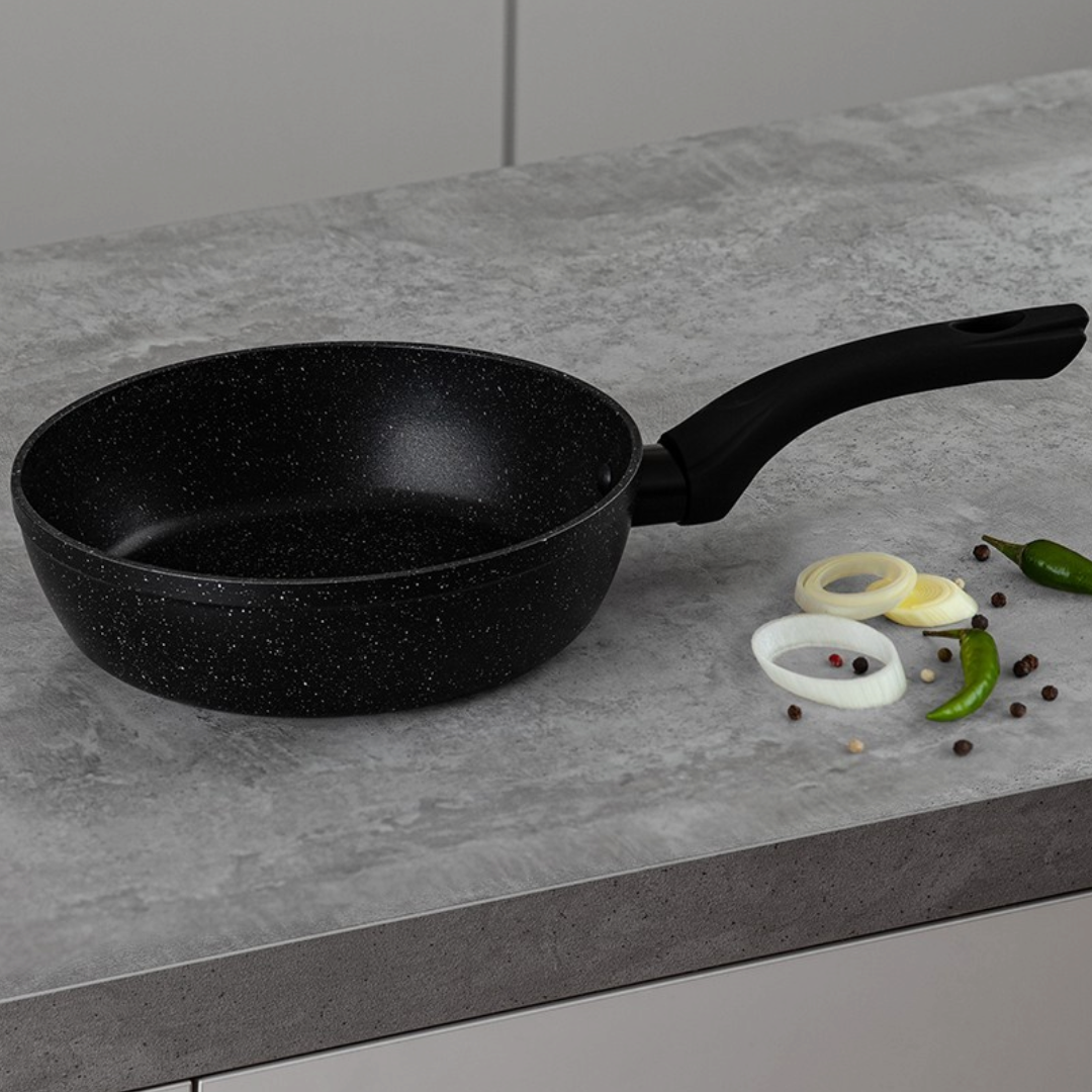 https://storage.alifshop.tj/media/images/alifshop/70676/skovoroda-fissman-so-semnoy-ruchkoy-fiore-20-sm-chernyy-1792839115671-JnhdzheI.png